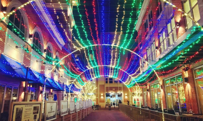 Free holiday light shows naper lights